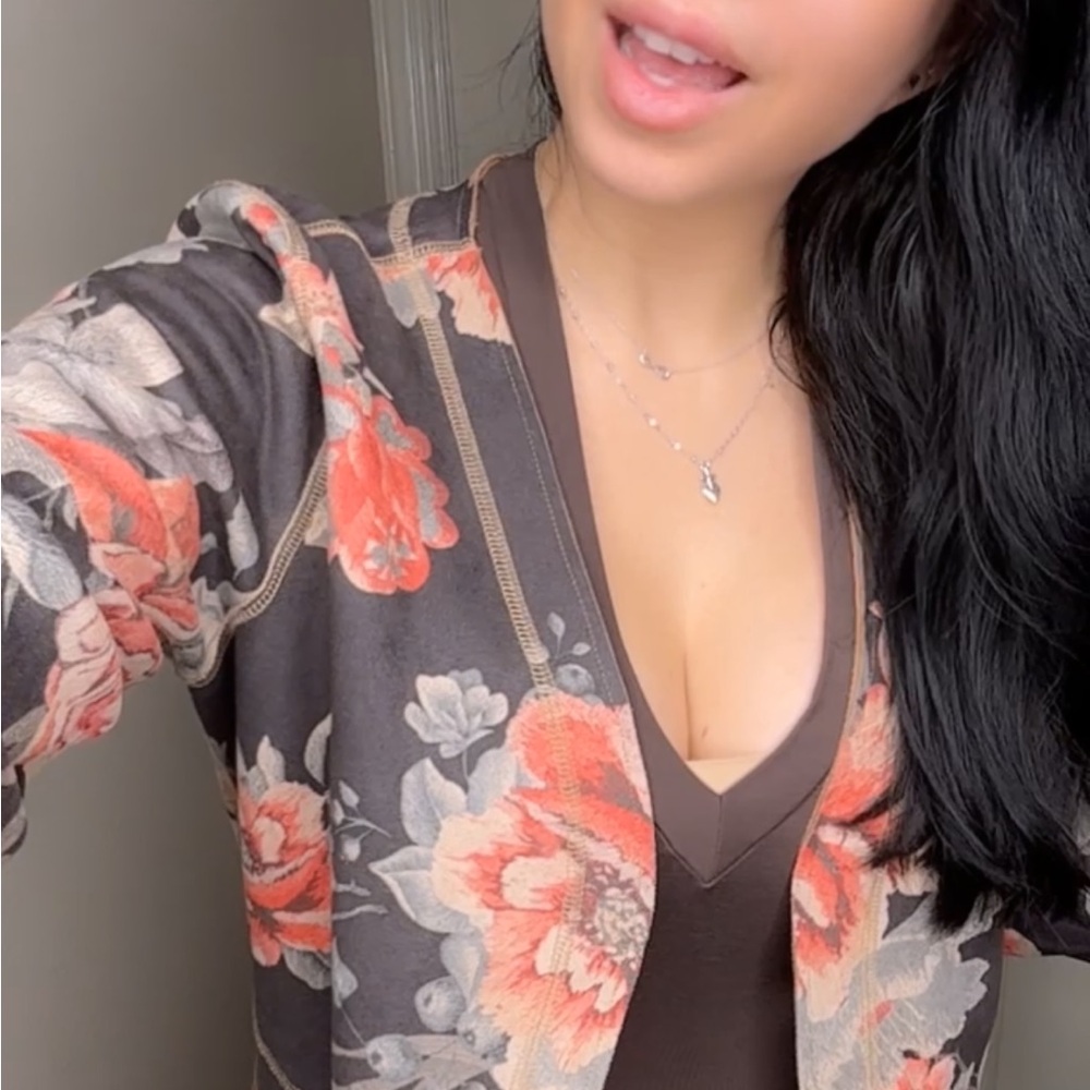 Floral Kimono - Picture 3 of 8